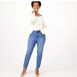 GIRL WITH CURVES Raw Hem Regular Girlfriend Jeans A546108